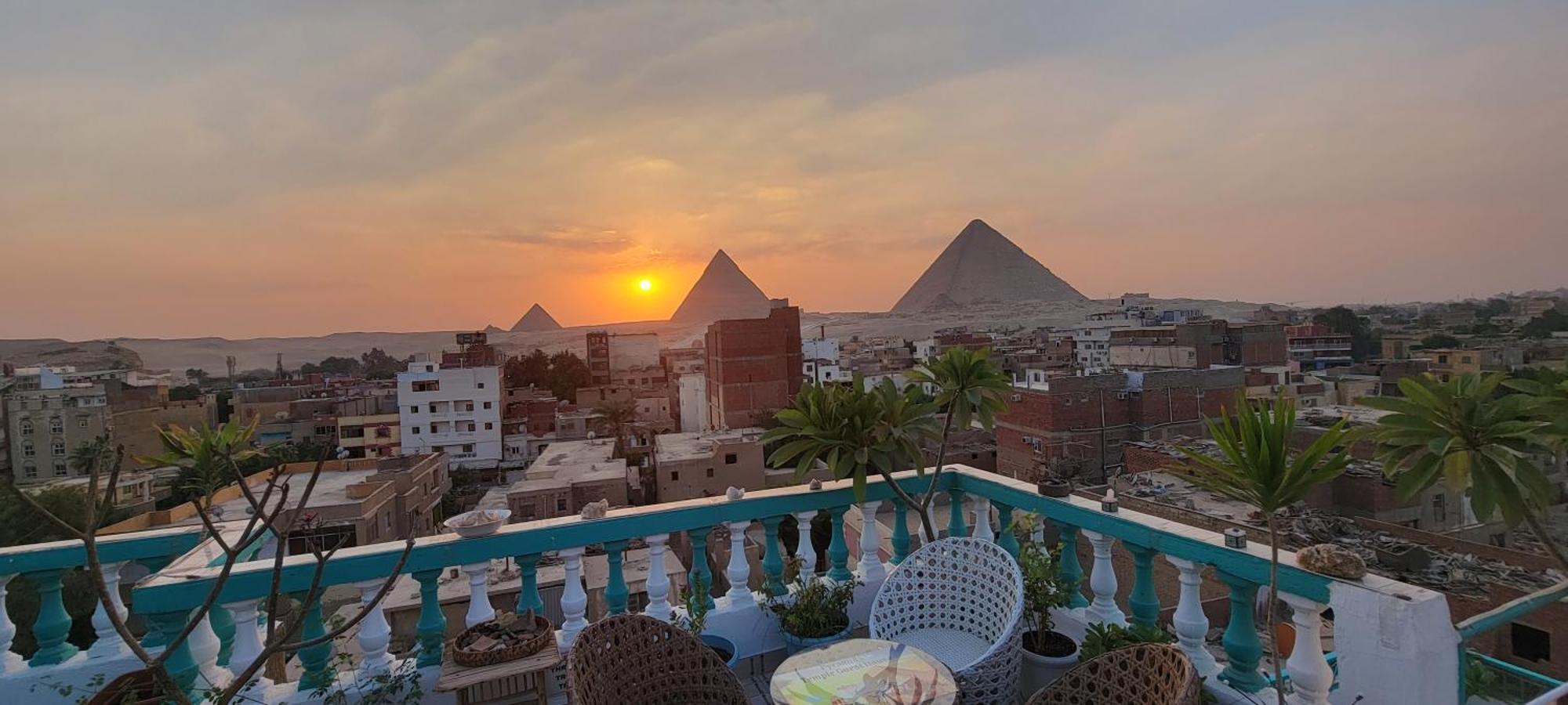 Pyramids Temple Guest House Kafret el-Gabal Eksteriør billede