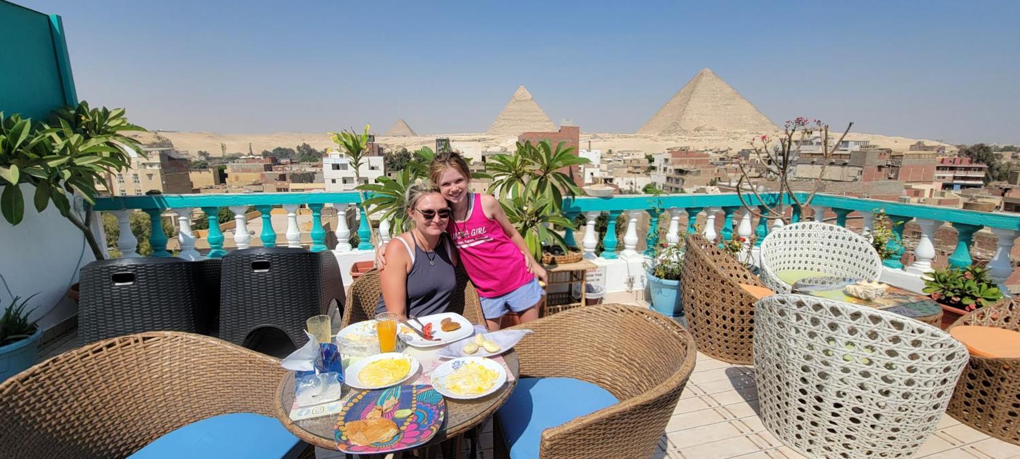 Pyramids Temple Guest House Kafret el-Gabal Eksteriør billede